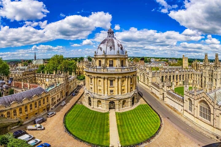 Self-Guided Oxford Walking Tour: Radcliffe Camera to Oxford Castle with Audioguide