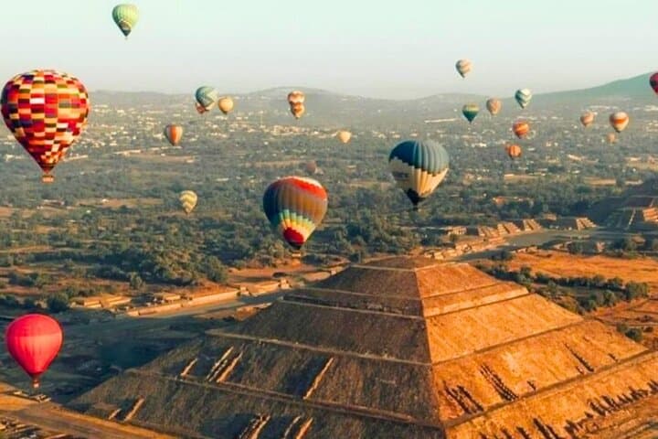 Dawn Balloon Flight Over Teotihuacan and Express Basilica Visit photo 4