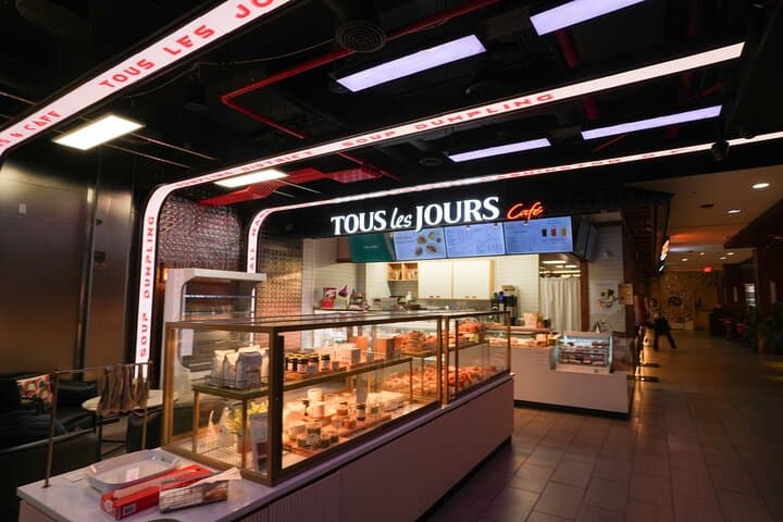 Eat Like a Local in Downtown DC: 4-Tasting Food Tour from Union Station to Union Market photo 6