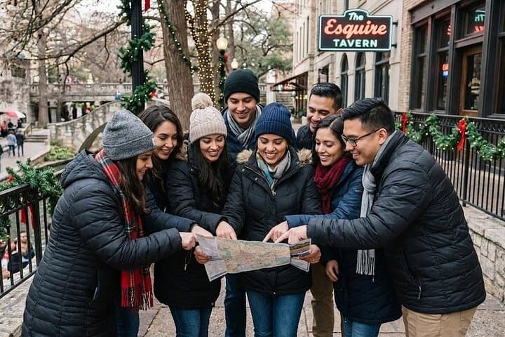 San Antonio Bar Crawl & Scavenger Hunt: Drinks Up App-Led Downtown Adventure
