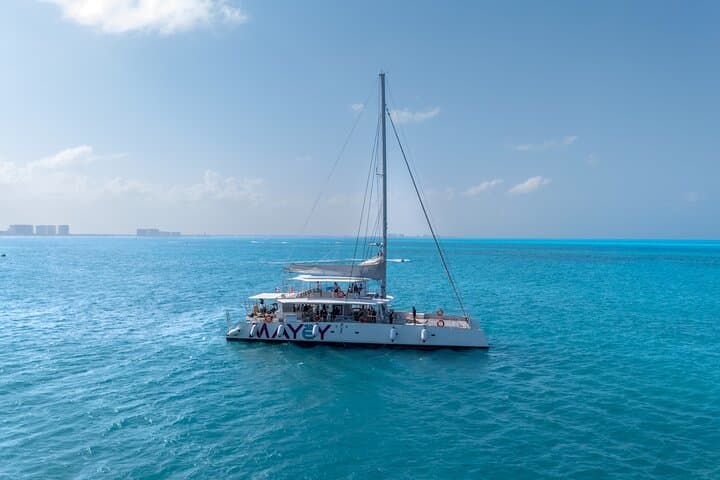 Sunset Catamaran Dinner in Cancún: Mayëy Premium Cruise with Open Bar