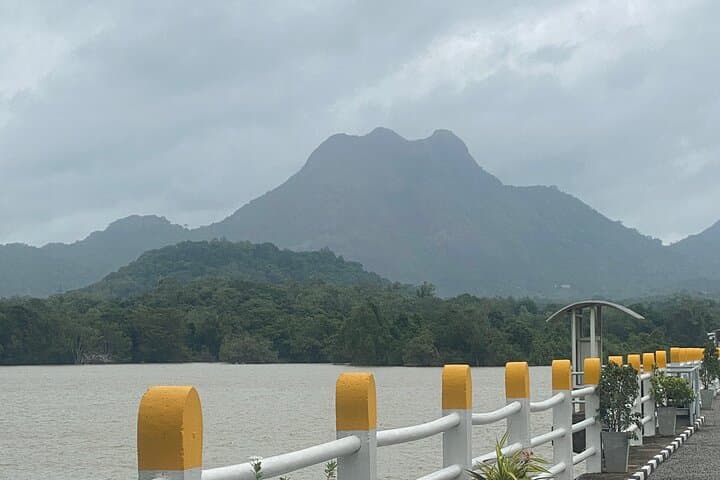 Arangala Rock 3-Day Hike, Summit Camp & Private Villa by Bowatenna Reservoir