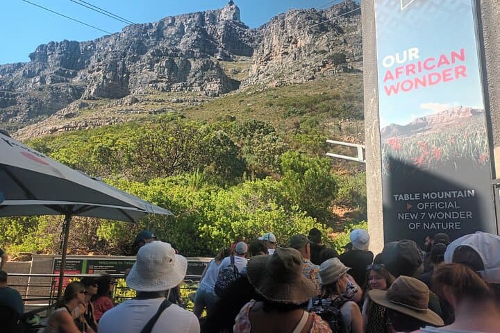 Skip-the-Line Table Mountain Fast Track: 360° Cable Car to the Summit