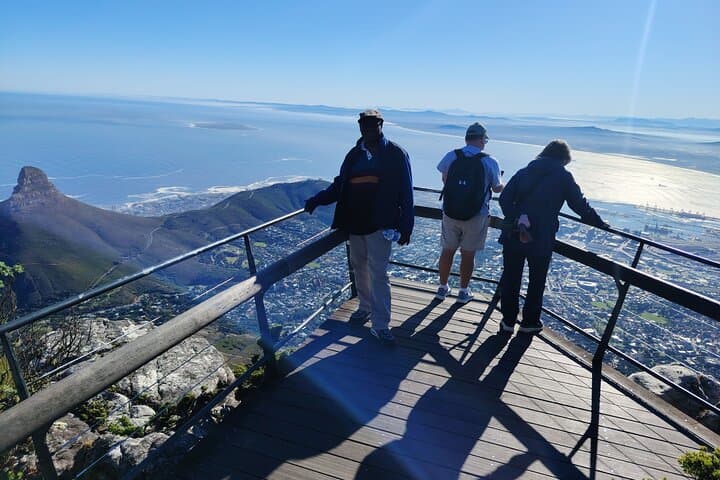 Skip-the-Line Table Mountain Fast Track: 360° Cable Car to the Summit photo 2