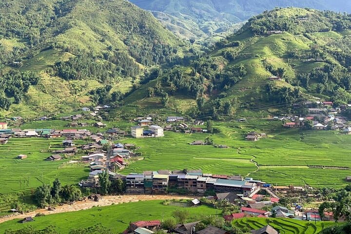 Hanoi to Sapa 2-Day Trek: Rice Terraces, Ethnic Villages & Fansipan Views