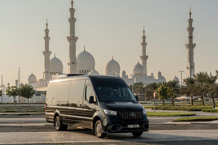 Abu Dhabi Elite Day Trip: Sheikh Zayed Mosque, Qasr Al Watan & Etihad Towers