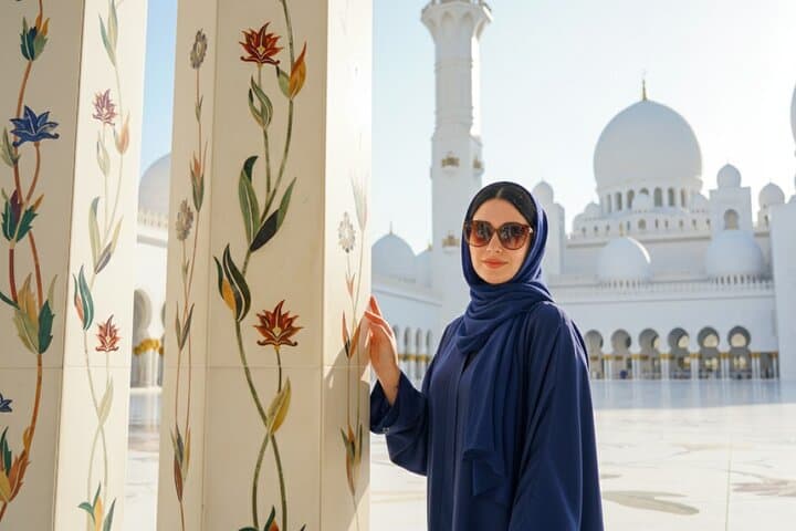 Abu Dhabi Elite Day Trip: Sheikh Zayed Mosque, Qasr Al Watan & Etihad Towers photo 4