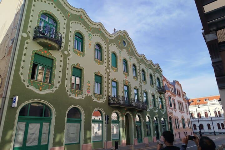 Timisoara to Oradea & Apuseni Caves: Meziad and Farcu Crystal Cave Day Tour