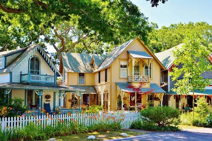 Private 4-Hour Martha's Vineyard Island Tour: Edgartown, Menemsha & Aquinnah photo 4