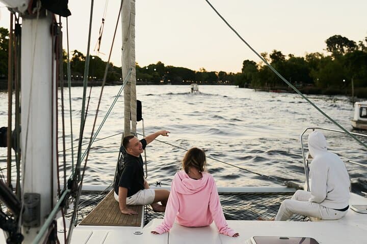 Luxury Sailing on the Río de la Plata: Buenos Aires Catamaran Cruise