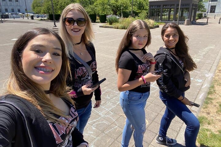 Salem Scavenger Hunt: Self-Guided Puzzling Walking Tour of Oregon's Capital