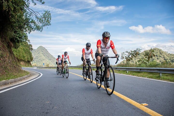 Conquer Alto de Letras: 7-Day Premium Cycling Tour & Cultural Immersion photo 2
