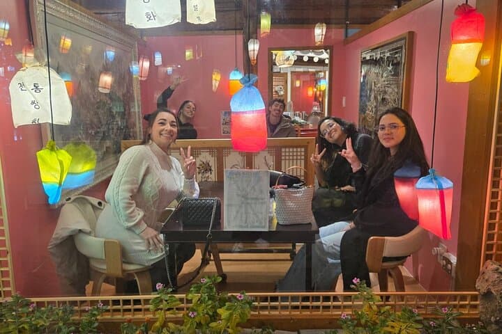 Seoul Markets Walking Tour: Dongmyo Flea Market & Gwangjang Street Food Experience photo 6