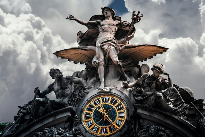 Grand Central Tales from the Darkside — NYPD-Guided True Crime & Architecture Tour photo 4