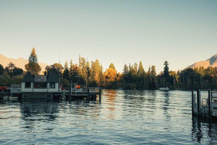 Queenstown After Dark: Private Skyline and Lakeside Night Tour photo 3