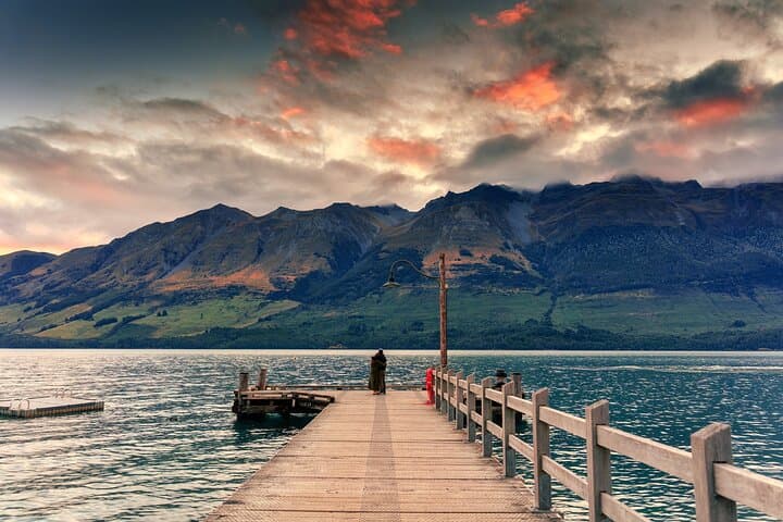 Queenstown After Dark: Private Skyline and Lakeside Night Tour photo 2