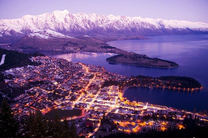 Queenstown After Dark: Private Skyline and Lakeside Night Tour photo 5