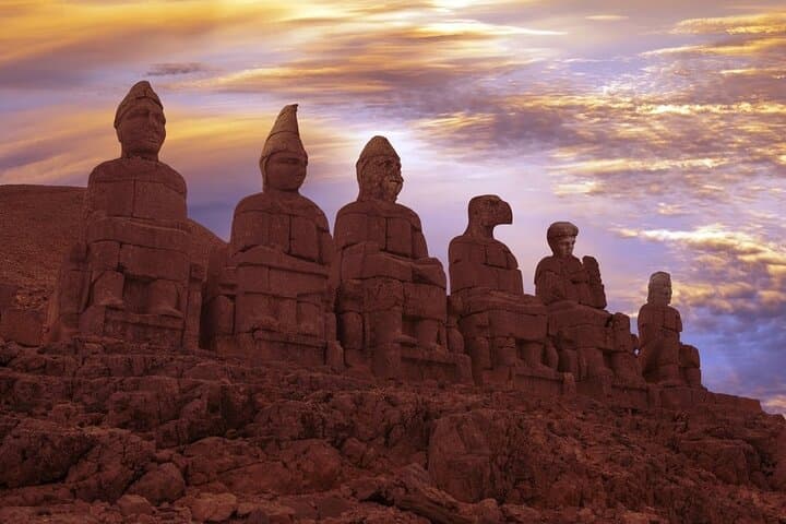 Göbeklitepe and Mount Nemrut: 2-Day Archaeological Tour from Istanbul