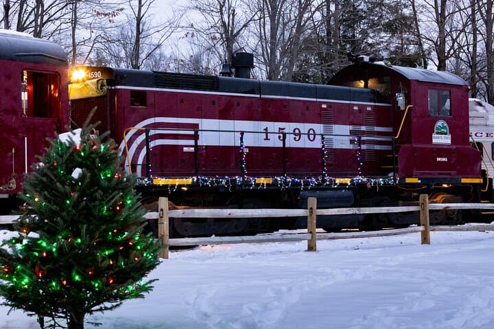 Santa Express Train First Class: A Festive Ride Along the Pemigewasset photo 5