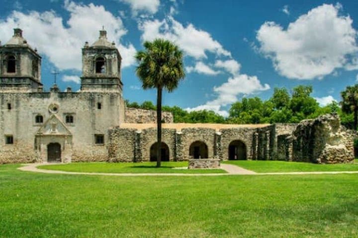 San Antonio Alamo to Missions VIP Tour: Private History Drive and Guided Walks photo 2