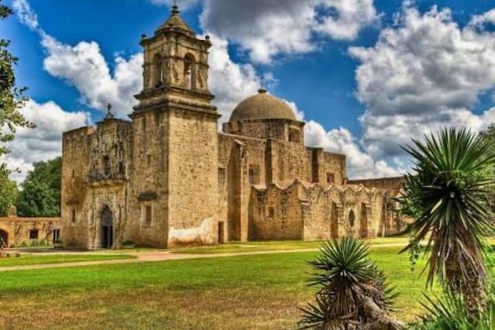 San Antonio Alamo to Missions VIP Tour: Private History Drive and Guided Walks photo 3