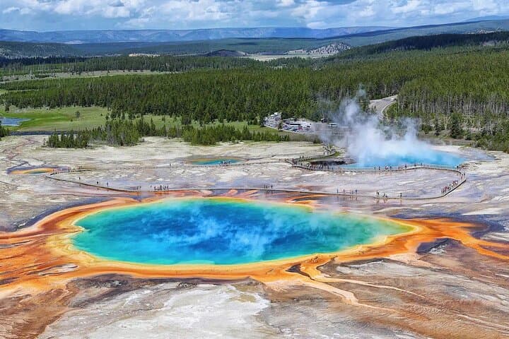 Yellowstone Full-Day Private Tour and Hike — Inside-the-Park Geysers, Canyon & Wildlife photo 2