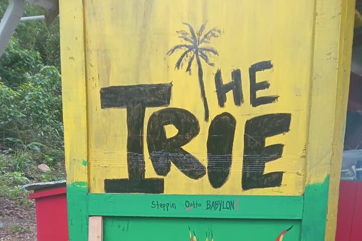 Marigot Bay Sea-View Trail and Irie Beach Meal — St. Lucia Walking Tour photo 2