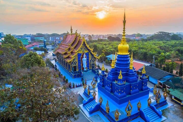 Chiang Rai Highlights: White Temple, Blue Temple & Black House Day Tour