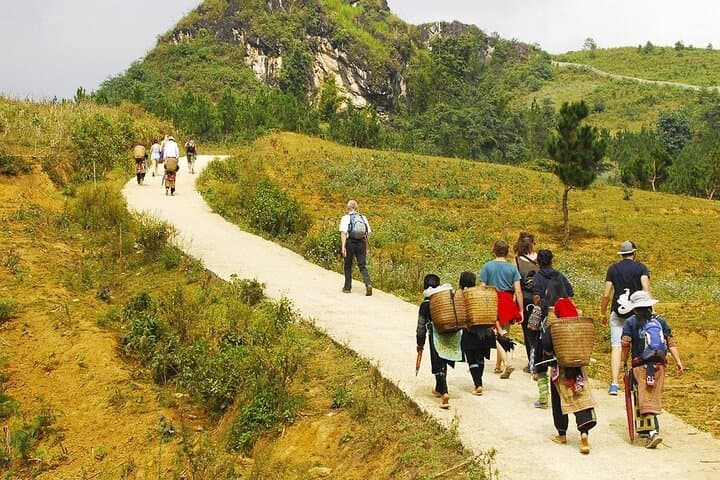 Sapa's Muong Hoa Valley: Lao Chai & Ta Van Villages with Batik Workshop