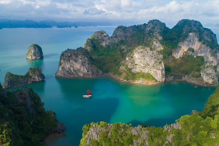 Private 2-Day Boutique Cruise to Hidden Bai Tu Long Bay photo 2
