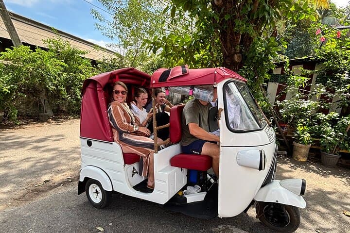 Tuk Tuk Safari: Explore Authentic Colombo in 3.5 Hours photo 2