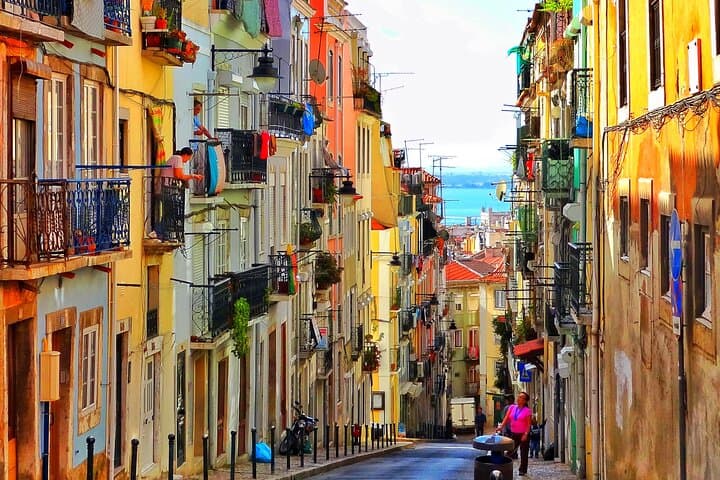 Private Half-Day Lisbon Van Tour: Views, Pastéis de Belém & Cristo Rei photo 2