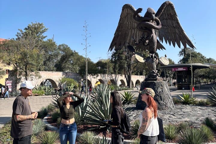 Cablecar Through History in Chapultepec: Mexico City Castle & Anthropology Tour