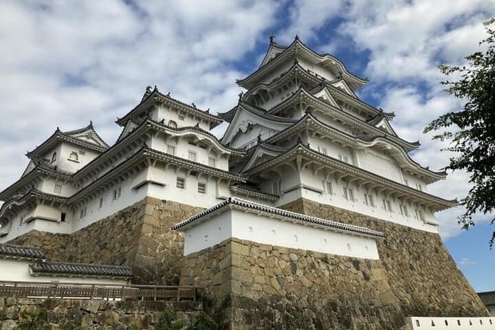 Himeji Castle Samurai Tour: 2-Hour Premium World Heritage Experience