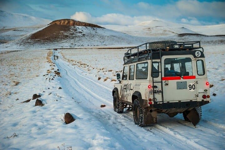 4x4 Lakes & Walichu Caves: Patagonia 3-Hour Adventure from El Calafate photo 4