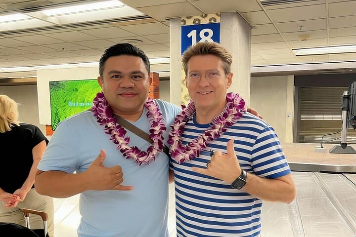 Lei Greeting Private Transfer: Honolulu Airport to Waikiki — Seamless Arrival with Aloha photo 3