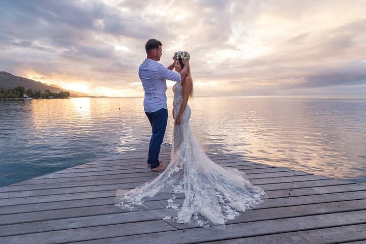 Moorea Photo Shoot: Private Lagoon & Mountain Portrait Session photo 4
