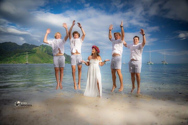 Moorea Photo Shoot: Private Lagoon & Mountain Portrait Session photo 5