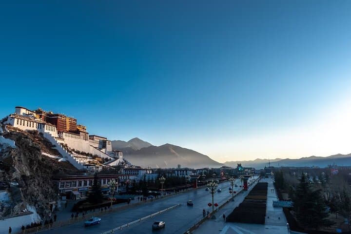 Drive the World's Highest Road to Everest: 7-Day Self-Drive Expedition from Lhasa