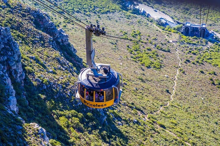 Cape Town Highlights: Robben Island & Table Mountain Day Tour