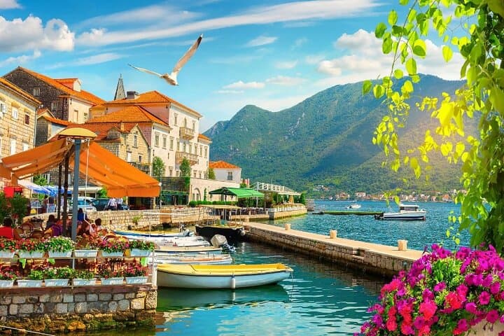 Deluxe Cruise-Friendly Dubrovnik Shore Excursion: Old Town Walk & Panoramic Views