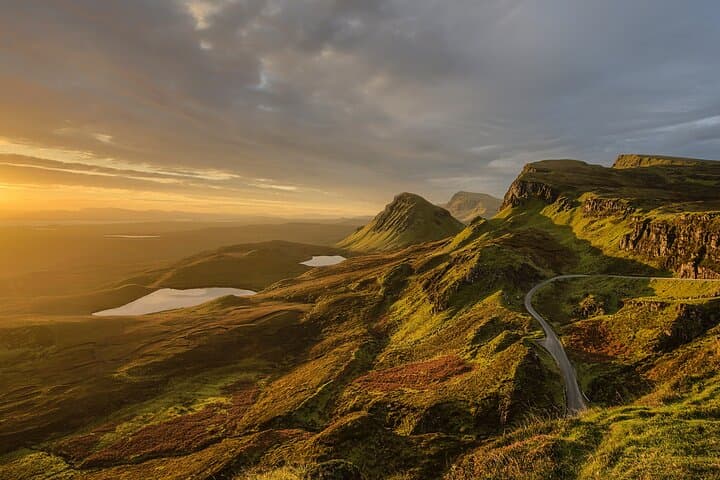 Edinburgh to Isle of Skye: 4-Day Jacobite Steam Train & Whisky Tour photo 2