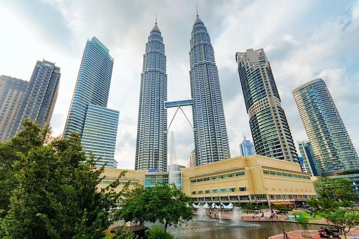 Kuala Lumpur Layover City Tour: Batu Caves to Petronas in One Day photo 3