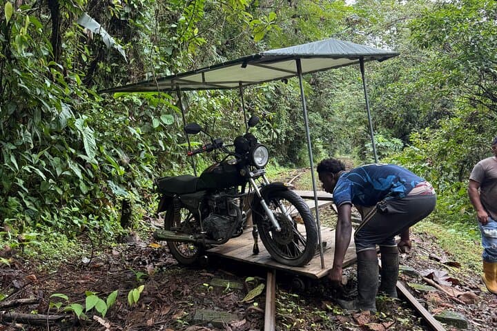 Cali to San Cipriano Day Trip: Witches, Turquoise Rivers & Jungle Tubing