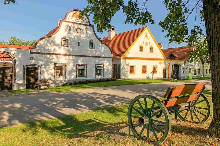 Český Krumlov & Holašovice: Small-Group UNESCO Day Tour from Prague photo 3