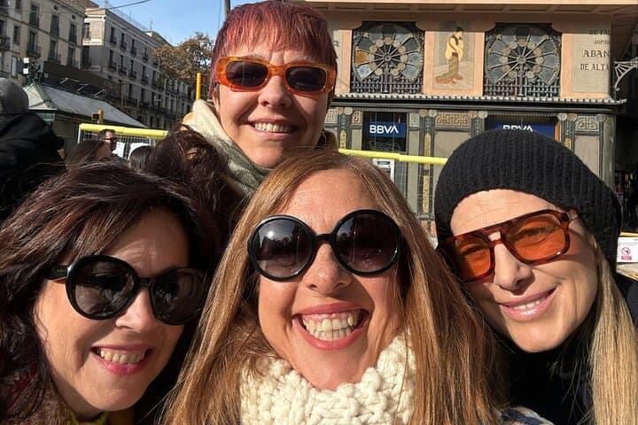 Barcelona Murder Mystery: Self-Guided GPS Detective Game & Puzzle Walk photo 4