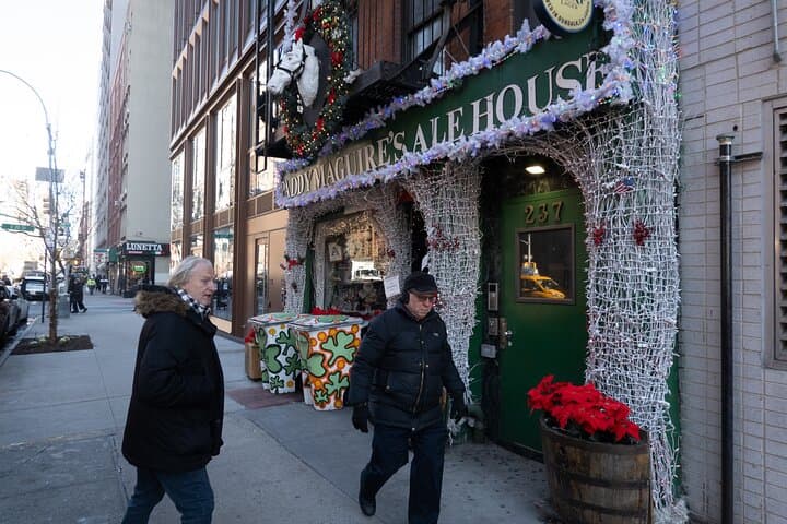 Irish Pub Crawl with a NYC Musician: Historic Pubs, Stories & a Welcome Pint photo 6