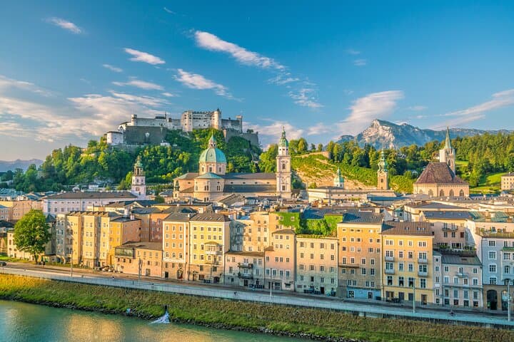 Prague to Salzburg Private Tour via Český Krumnov — Flexible Day Transfer with Castle Stop