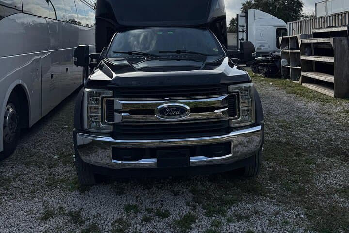 Private Airport Transfer USA — Reliable Door-to-Door Pickup in Newark and Major Cities photo 5