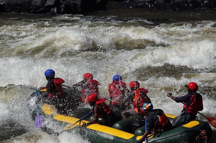 High-Water Zambezi Rafting Below Victoria Falls: Batoka Gorge Adventure photo 4
